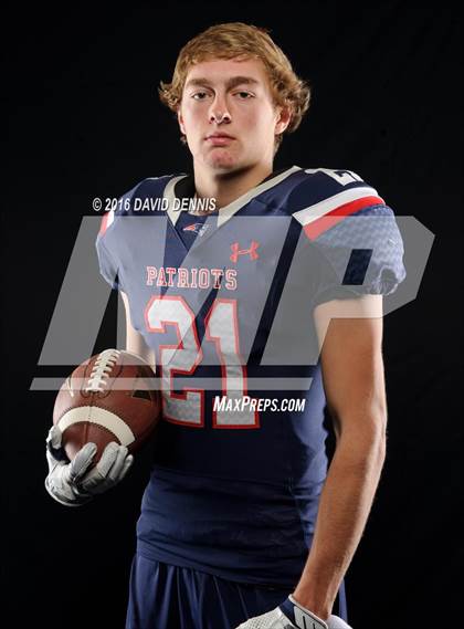 Thumbnail 2 in Liberty Senior Photos photogallery.