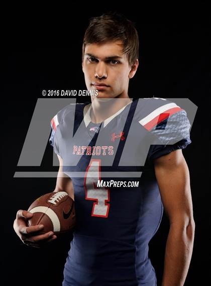 Thumbnail 1 in Liberty Senior Photos photogallery.