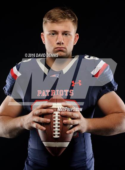 Thumbnail 2 in Liberty Senior Photos photogallery.