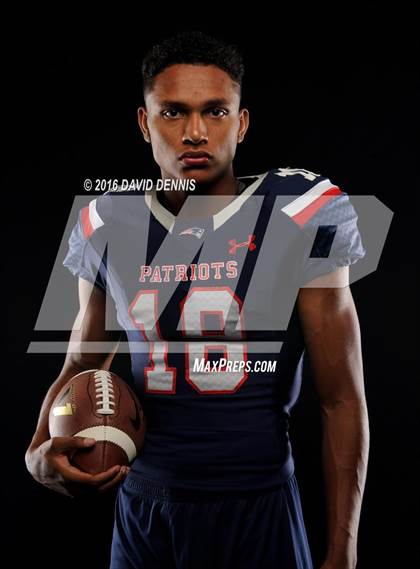 Thumbnail 2 in Liberty Senior Photos photogallery.