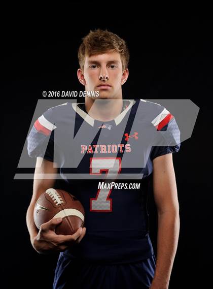 Thumbnail 2 in Liberty Senior Photos photogallery.