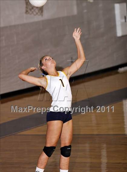 Thumbnail 2 in Morristown-Hamblem West vs Seymour photogallery.