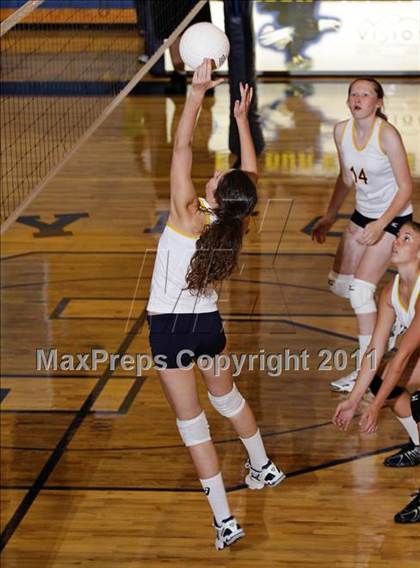 Thumbnail 1 in Morristown-Hamblem West vs Seymour photogallery.