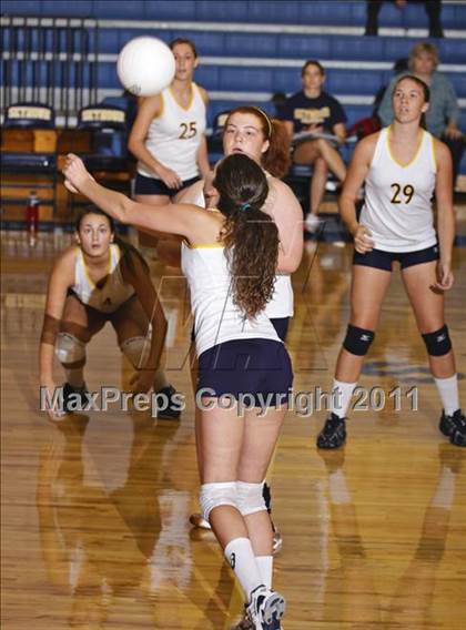 Thumbnail 1 in Morristown-Hamblem West vs Seymour photogallery.