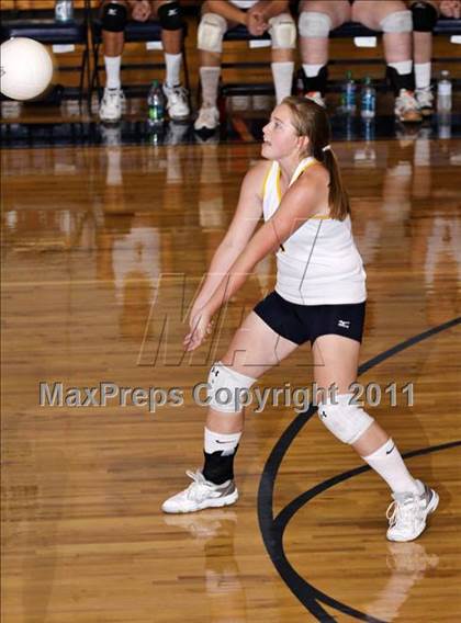 Thumbnail 3 in Morristown-Hamblem West vs Seymour photogallery.