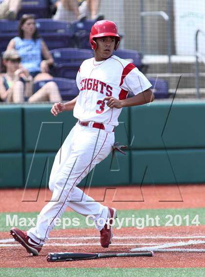 Thumbnail 3 in Shawnee Heights vs Aquinas (KSHSAA 5A Playoff) photogallery.