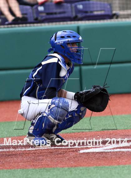 Thumbnail 3 in Shawnee Heights vs Aquinas (KSHSAA 5A Playoff) photogallery.
