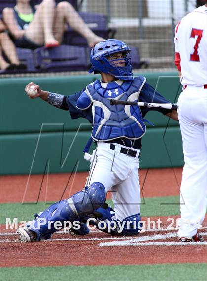 Thumbnail 2 in Shawnee Heights vs Aquinas (KSHSAA 5A Playoff) photogallery.