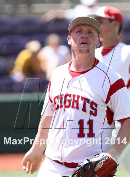 Thumbnail 2 in Shawnee Heights vs Aquinas (KSHSAA 5A Playoff) photogallery.