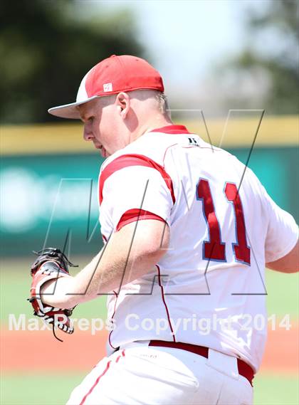 Thumbnail 3 in Shawnee Heights vs Aquinas (KSHSAA 5A Playoff) photogallery.