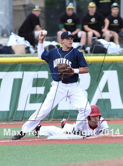 Thumbnail 3 in Shawnee Heights vs Aquinas (KSHSAA 5A Playoff) photogallery.