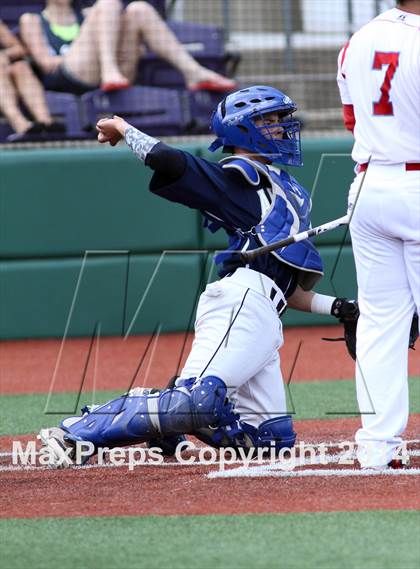 Thumbnail 3 in Shawnee Heights vs Aquinas (KSHSAA 5A Playoff) photogallery.