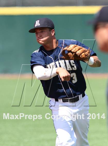 Thumbnail 2 in Shawnee Heights vs Aquinas (KSHSAA 5A Playoff) photogallery.