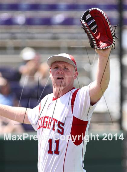 Thumbnail 2 in Shawnee Heights vs Aquinas (KSHSAA 5A Playoff) photogallery.