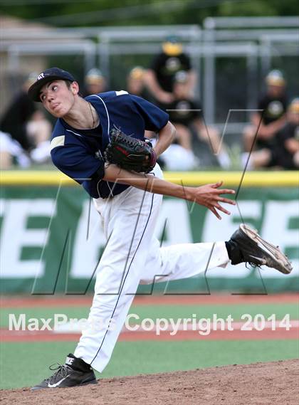 Thumbnail 1 in Shawnee Heights vs Aquinas (KSHSAA 5A Playoff) photogallery.