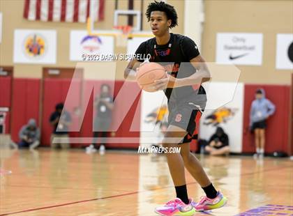 Thumbnail 3 in Archbishop Stepinac vs. Perry (Hoophall West Invitational) photogallery.