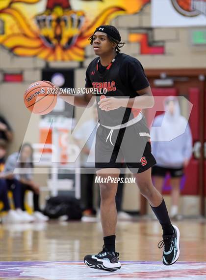 Thumbnail 2 in Archbishop Stepinac vs. Perry (Hoophall West Invitational) photogallery.
