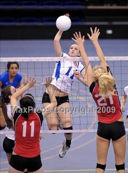 Thumbnail 2 in St. Francis vs. Rocklin (CIF SJS D2 Final) photogallery.