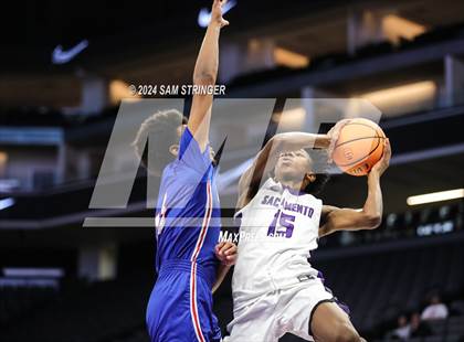 Thumbnail 1 in Christian Brothers vs. Sacramento (CIF SJS Division 3 Final) photogallery.
