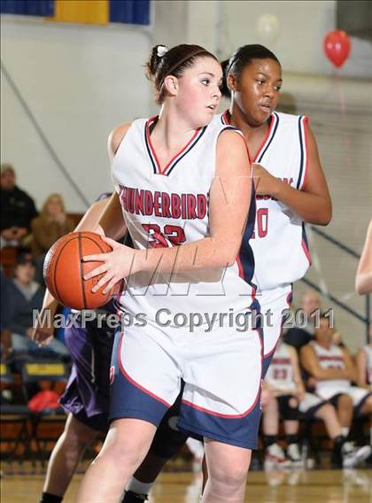 Thumbnail 2 in Shasta vs. Las Plumas (Lady Bulldog Holiday Classic) photogallery.