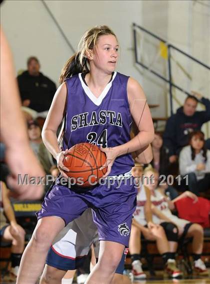 Thumbnail 2 in Shasta vs. Las Plumas (Lady Bulldog Holiday Classic) photogallery.