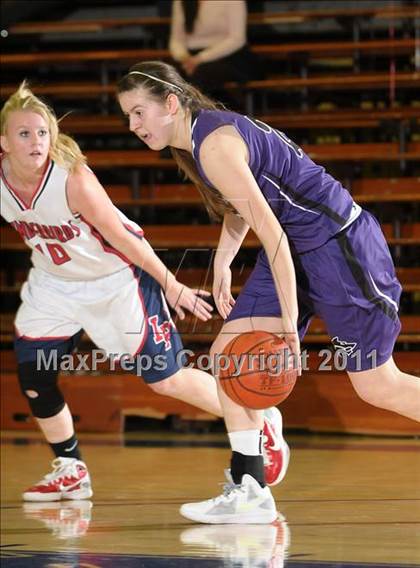 Thumbnail 2 in Shasta vs. Las Plumas (Lady Bulldog Holiday Classic) photogallery.