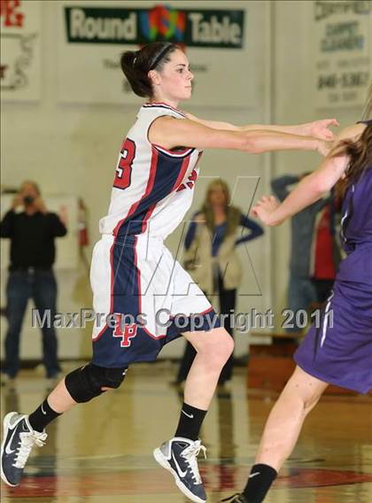 Thumbnail 3 in Shasta vs. Las Plumas (Lady Bulldog Holiday Classic) photogallery.