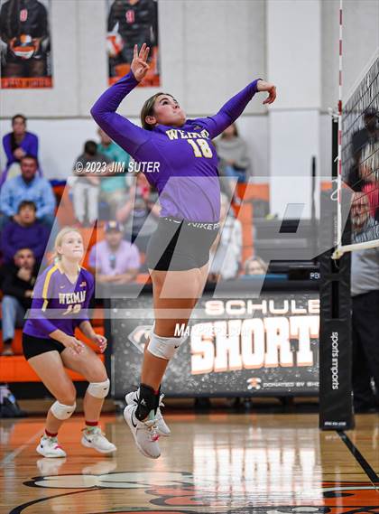 Thumbnail 1 in Weimar vs Burton (UIL 2A Region IV Area Playoff) photogallery.