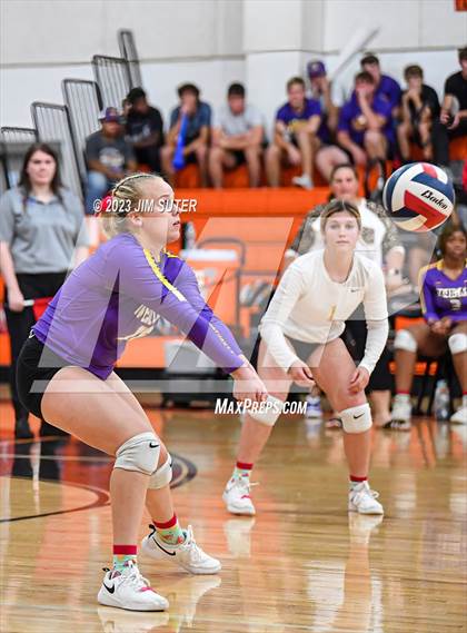 Thumbnail 2 in Weimar vs Burton (UIL 2A Region IV Area Playoff) photogallery.