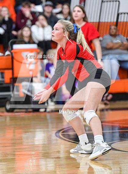 Thumbnail 2 in Weimar vs Burton (UIL 2A Region IV Area Playoff) photogallery.