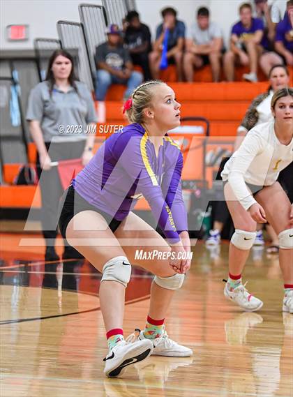 Thumbnail 1 in Weimar vs Burton (UIL 2A Region IV Area Playoff) photogallery.