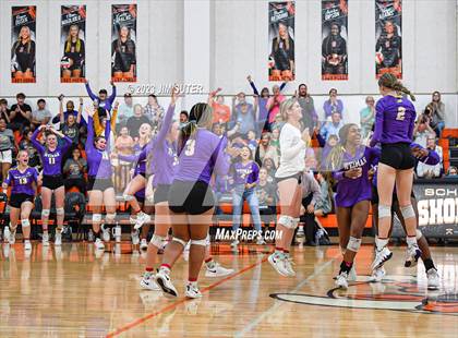 Thumbnail 1 in Weimar vs Burton (UIL 2A Region IV Area Playoff) photogallery.