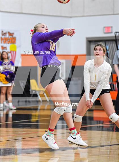 Thumbnail 1 in Weimar vs Burton (UIL 2A Region IV Area Playoff) photogallery.