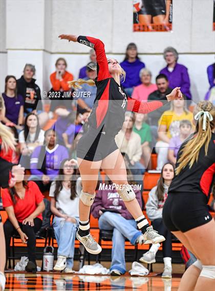 Thumbnail 2 in Weimar vs Burton (UIL 2A Region IV Area Playoff) photogallery.