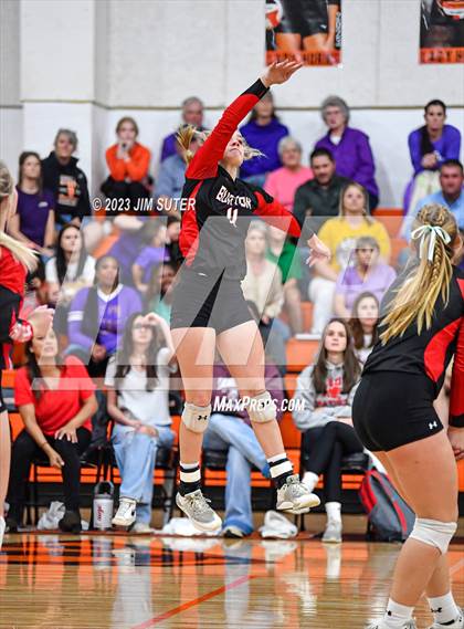 Thumbnail 3 in Weimar vs Burton (UIL 2A Region IV Area Playoff) photogallery.