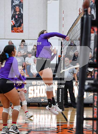Thumbnail 3 in Weimar vs Burton (UIL 2A Region IV Area Playoff) photogallery.
