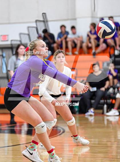 Thumbnail 2 in Weimar vs Burton (UIL 2A Region IV Area Playoff) photogallery.