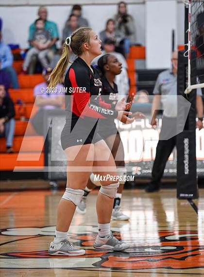 Thumbnail 3 in Weimar vs Burton (UIL 2A Region IV Area Playoff) photogallery.