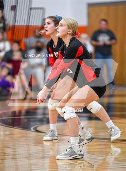 Thumbnail 3 in Weimar vs Burton (UIL 2A Region IV Area Playoff) photogallery.