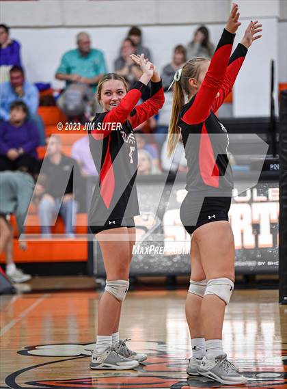 Thumbnail 3 in Weimar vs Burton (UIL 2A Region IV Area Playoff) photogallery.