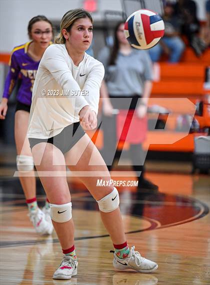 Thumbnail 2 in Weimar vs Burton (UIL 2A Region IV Area Playoff) photogallery.
