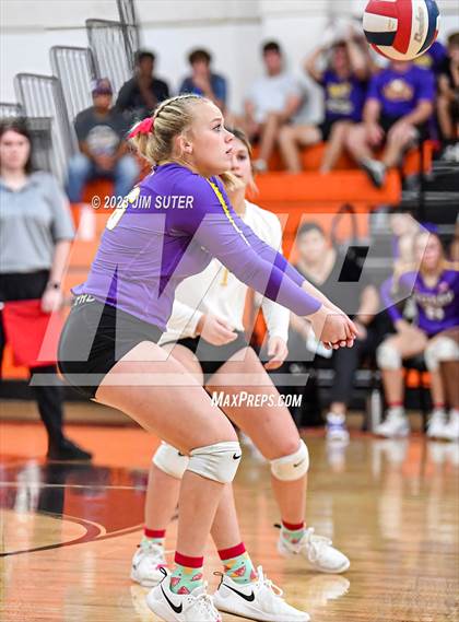 Thumbnail 2 in Weimar vs Burton (UIL 2A Region IV Area Playoff) photogallery.