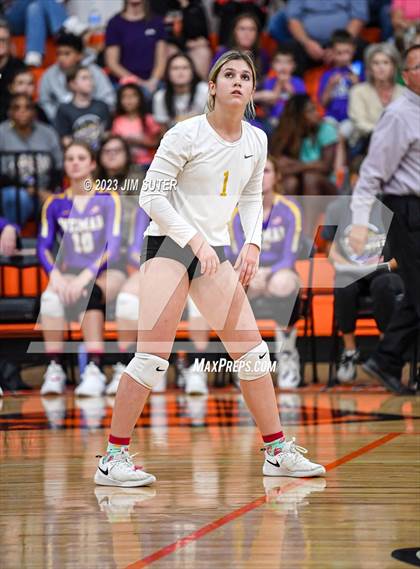 Thumbnail 1 in Weimar vs Burton (UIL 2A Region IV Area Playoff) photogallery.