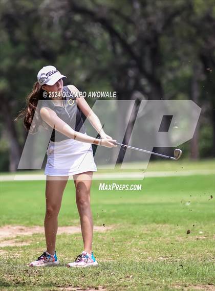 Thumbnail 1 in UIL Golf 2A Finals photogallery.