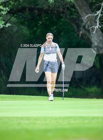 Thumbnail 1 in UIL Golf 2A Finals photogallery.