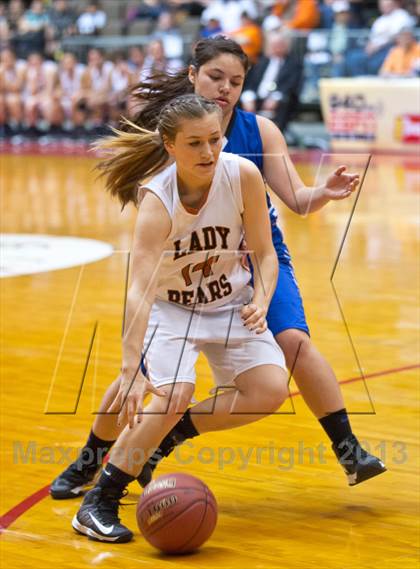 Thumbnail 1 in Hanford West vs Selma (CIF CS D3 Final) photogallery.
