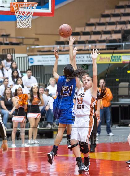 Thumbnail 1 in Hanford West vs Selma (CIF CS D3 Final) photogallery.