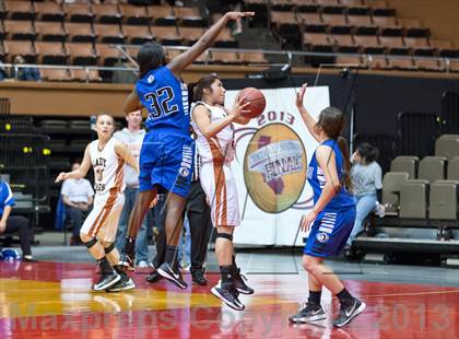 Thumbnail 3 in Hanford West vs Selma (CIF CS D3 Final) photogallery.