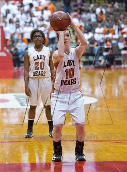 Thumbnail 2 in Hanford West vs Selma (CIF CS D3 Final) photogallery.