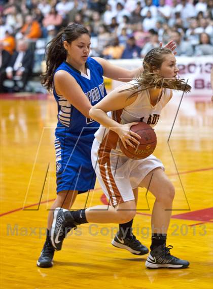 Thumbnail 3 in Hanford West vs Selma (CIF CS D3 Final) photogallery.